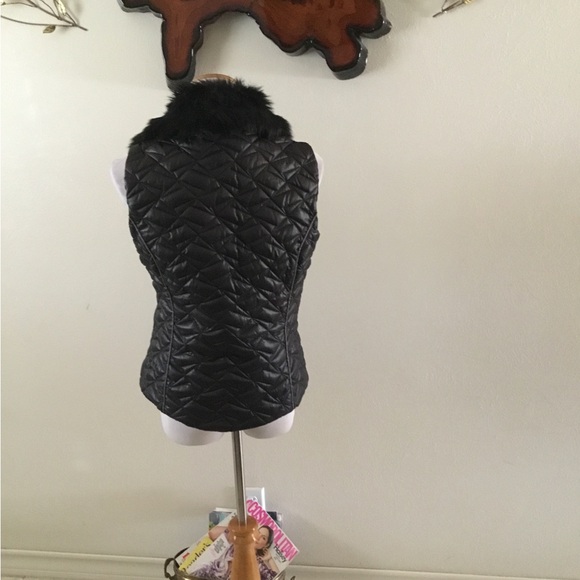 HOST PICK- JUICY COUTURE BLACK COLLARED QUILTED VEST/LOGO CHARM ON ZIPPER/SZ M - Picture 3 of 11